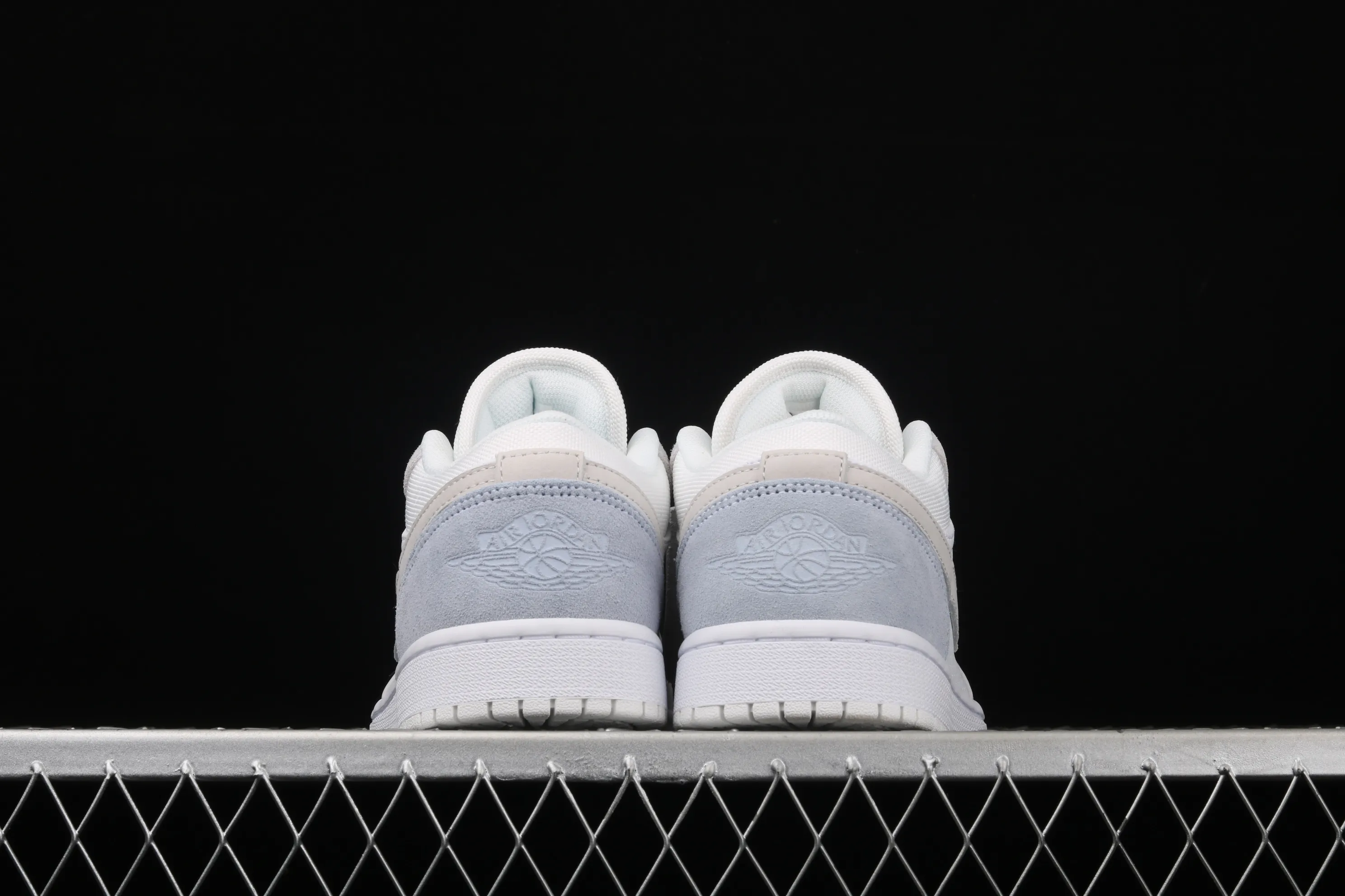 All categories Air Jordan Jordan series basketball shoes Air Jordan 1 Low Y version Air Jordan 1 Low AJ1 Joe 1 low-top top layer leather cultural and leisure sports sneakers CV3043-100